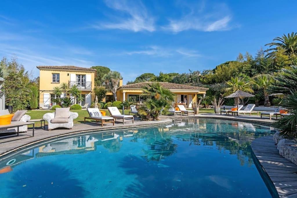 Grande Villa St-Tropez Area Avec Piscine Chauffee Gassin Exterior photo